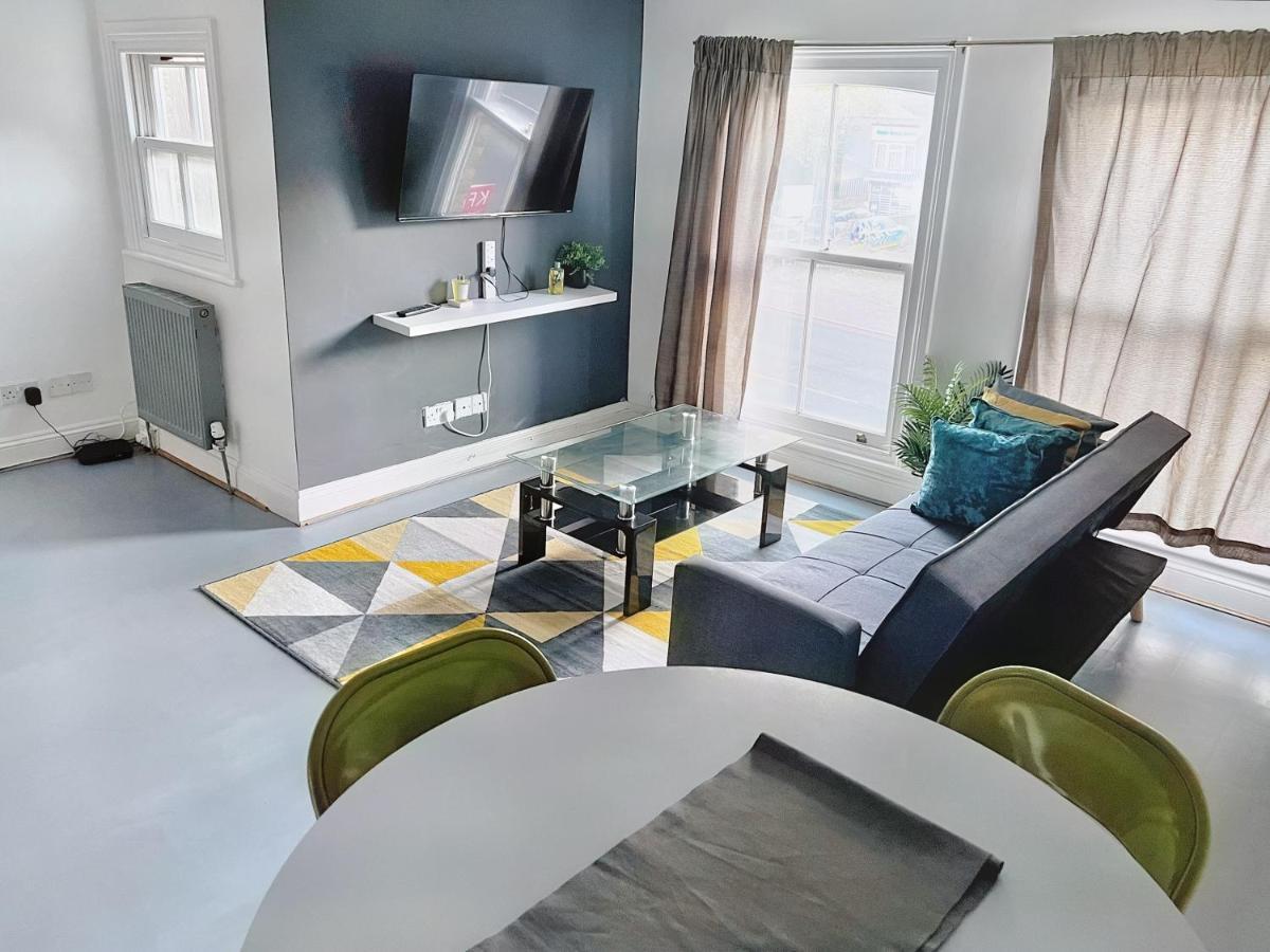 Lovely 2-Bedroom Serviced Apartment Greater Лондон Экстерьер фото