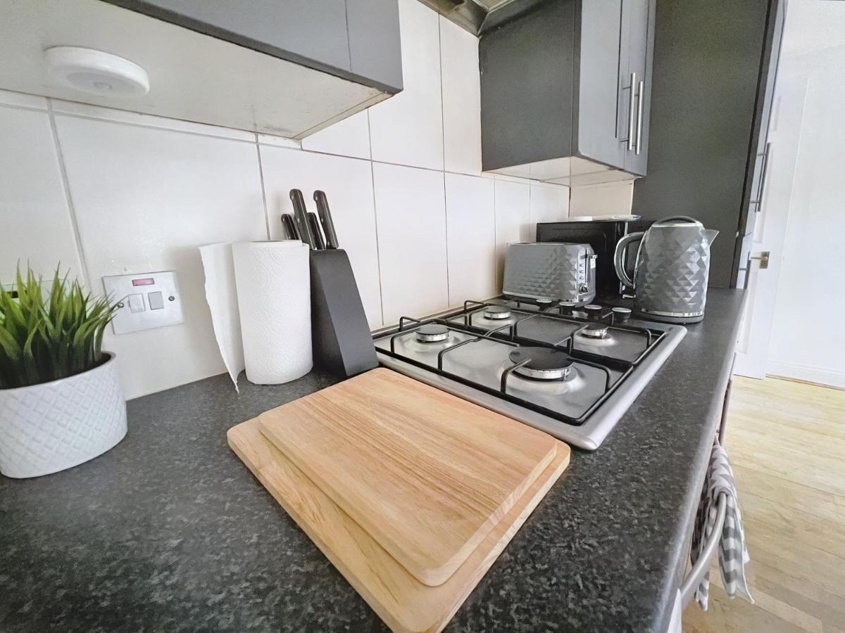 Lovely 2-Bedroom Serviced Apartment Greater Лондон Экстерьер фото